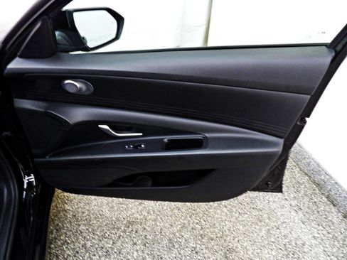 Used 2023 Hyundai Elantra SEL FWD image 11