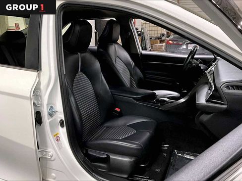 Certified 2019 Toyota Camry SE image 8