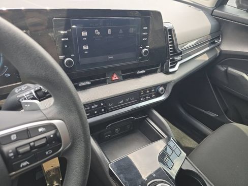 Used 2025 Kia Sportage LX FWD image 26