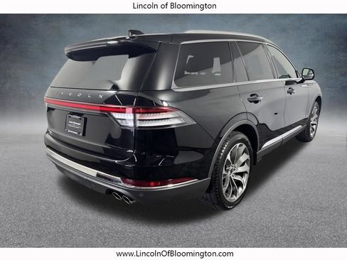 Certified 2025 Lincoln Aviator Reserve AWD/4WD image 8