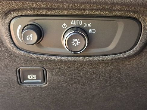 Certified 2023 GMC Terrain SLE w/ Driver Convenience Package FWD image 25
