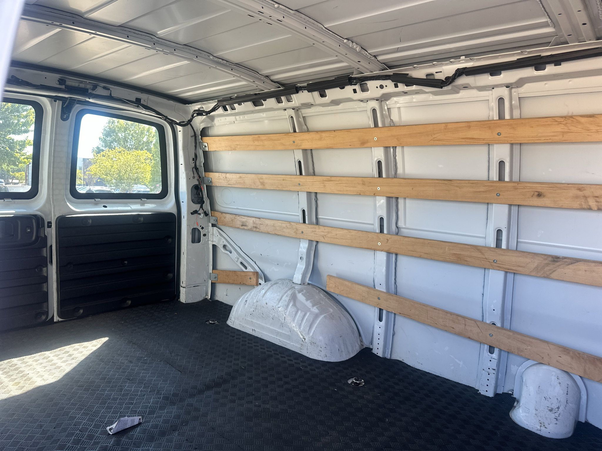 Used 2020 Chevrolet Express 2500 w/ Driver Convenience Package RWD image 13