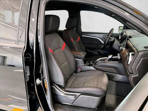 Used 2024 Chevrolet Colorado Z71 w/ Z71 Convenience Package 2 AWD/4WD image 9