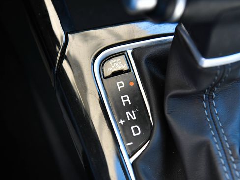 Used 2019 Kia Stinger RWD image 27