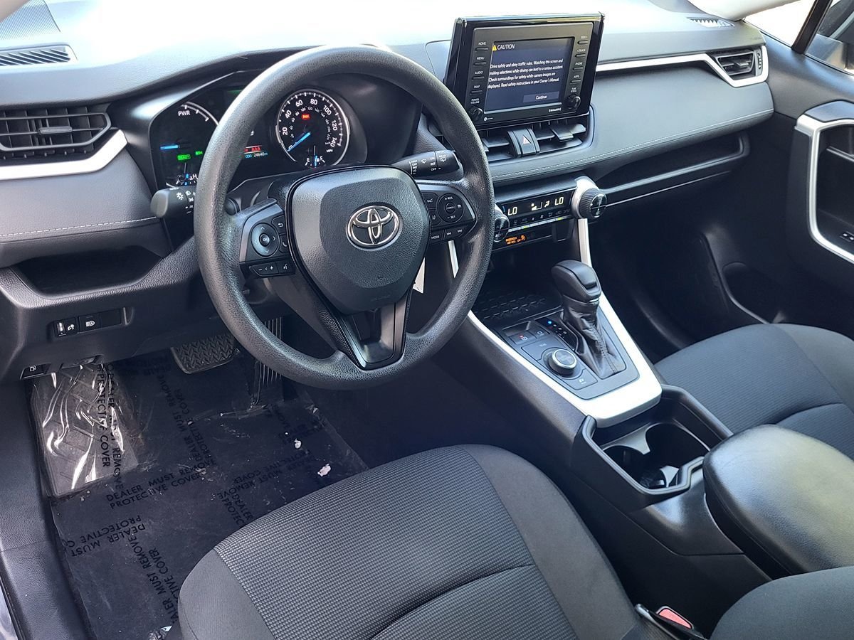 Used 2021 Toyota RAV4 LE AWD/4WD image 15