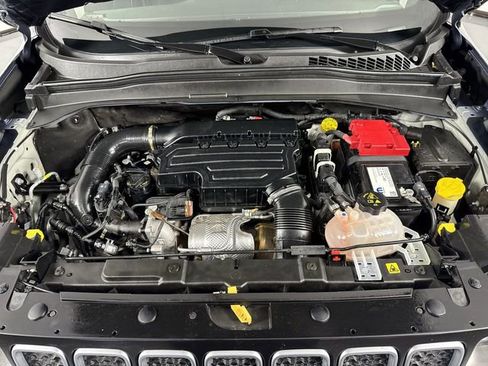 Used 2023 Jeep Renegade Latitude w/ Premium Group image 27