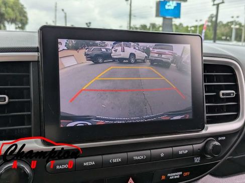 Used 2022 Hyundai Venue SEL FWD image 24