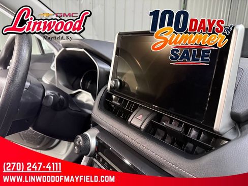 Used 2025 Toyota RAV4 XLE FWD image 29