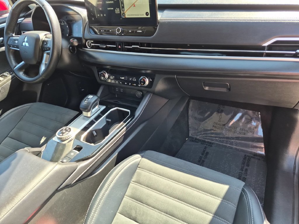 Used 2025 Mitsubishi Outlander SE AWD/4WD image 33
