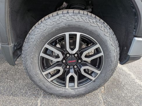 Used 2023 GMC Sierra 1500 AT4 w/ AT4 Premium Package AWD/4WD image 12