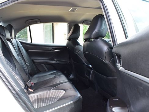 Used 2021 Toyota Camry SE FWD image 15