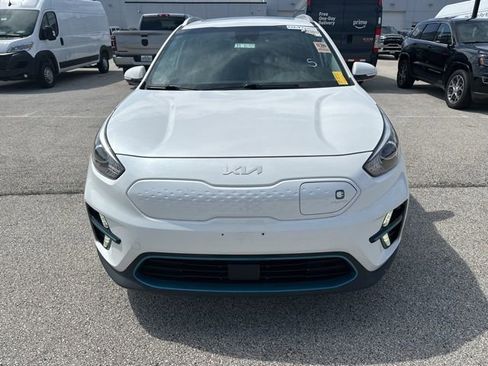 Used 2022 Kia Niro EX Premium w/ Cold Weather Package image 3