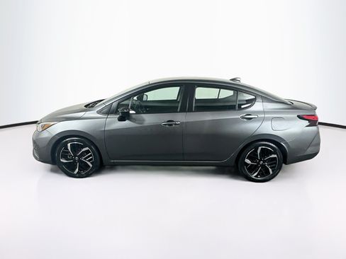 Used 2025 Nissan Versa SR FWD image 4