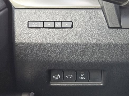 Used 2024 Lexus GX 550 w/ Cold Area Package image 22