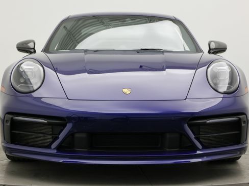 Used 2024 Porsche 911 Carrera T RWD image 16
