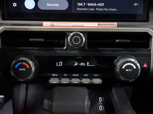 Certified 2025 Toyota Tacoma TRD Sport AWD/4WD image 22