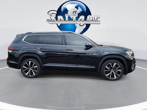 Used 2024 Volkswagen Atlas SEL Premium R-Line image 10