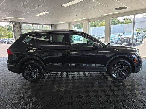 Used 2024 Volkswagen Tiguan SE w/ MDO Package, Two-Row AWD/4WD image 2