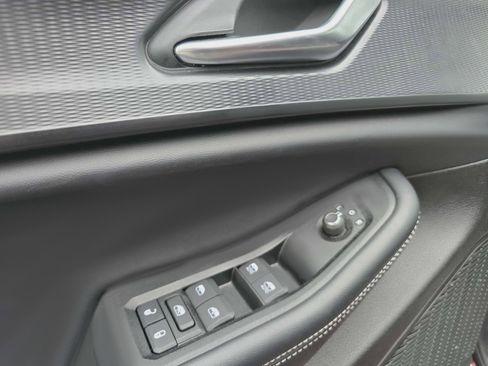 Used 2025 Jeep Grand Cherokee Altitude image 16