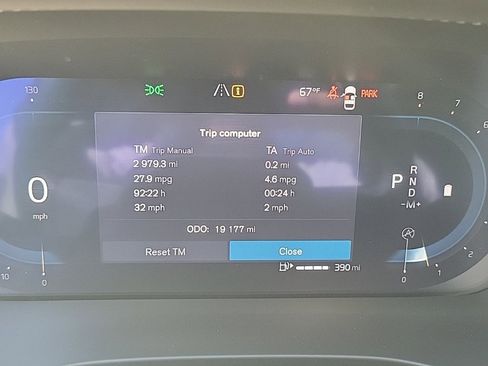 Used 2025 Volvo XC40 B5 Core image 18