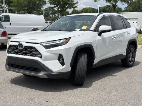 Used 2023 Toyota RAV4 Limited AWD/4WD image 7