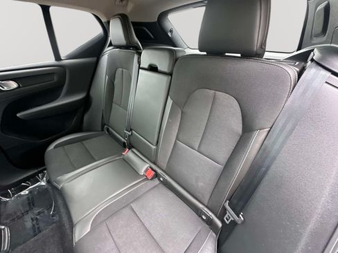 Used 2020 Volvo XC40 T4 Momentum FWD image 30
