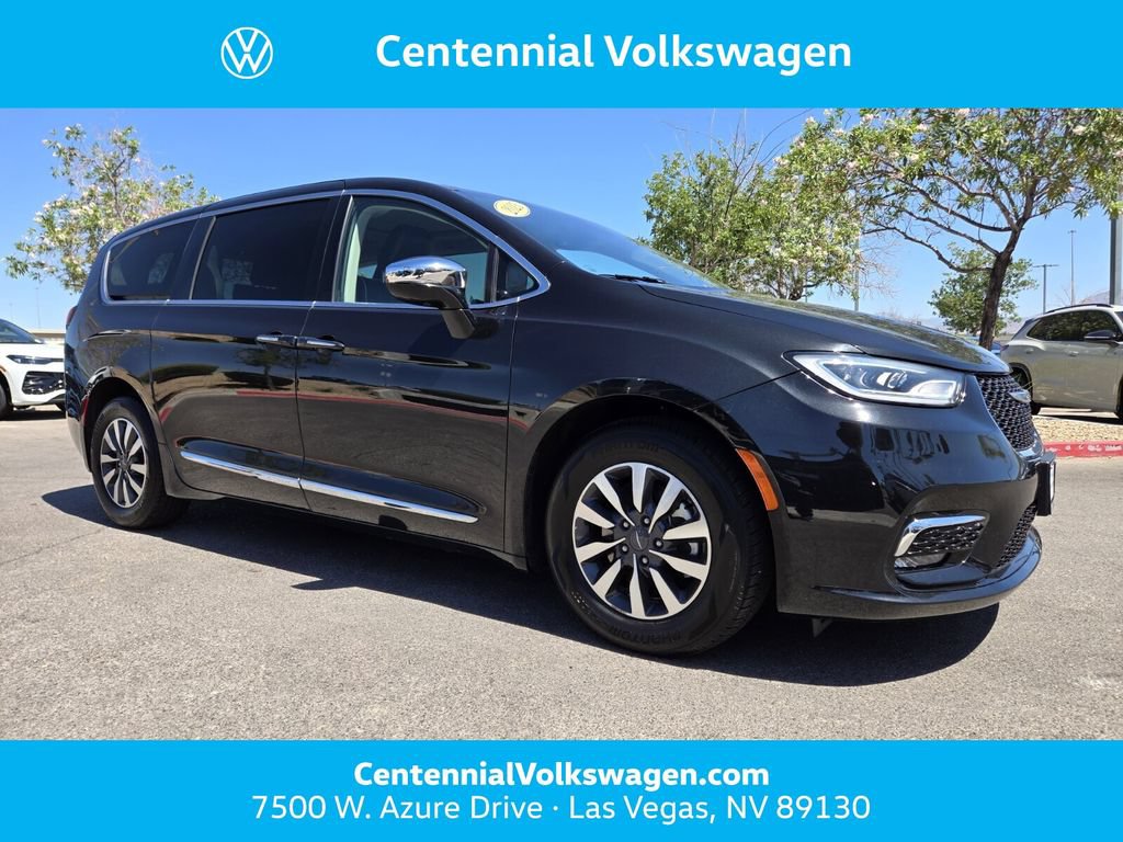 Used 2023 Chrysler Pacifica Limited FWD image 1