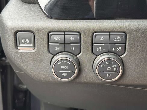 Used 2022 Chevrolet Silverado 1500 RST AWD/4WD image 16