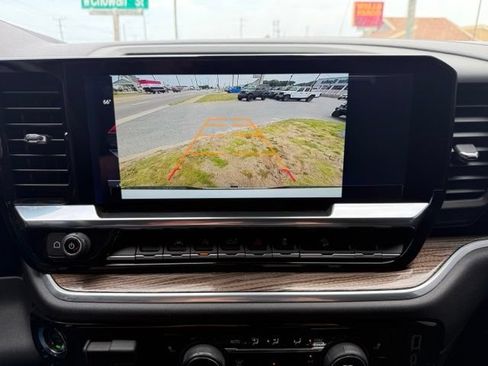 Used 2025 Chevrolet Silverado 1500 LT AWD/4WD image 23