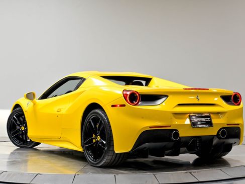 Used 2017 Ferrari 488 Spider RWD image 76