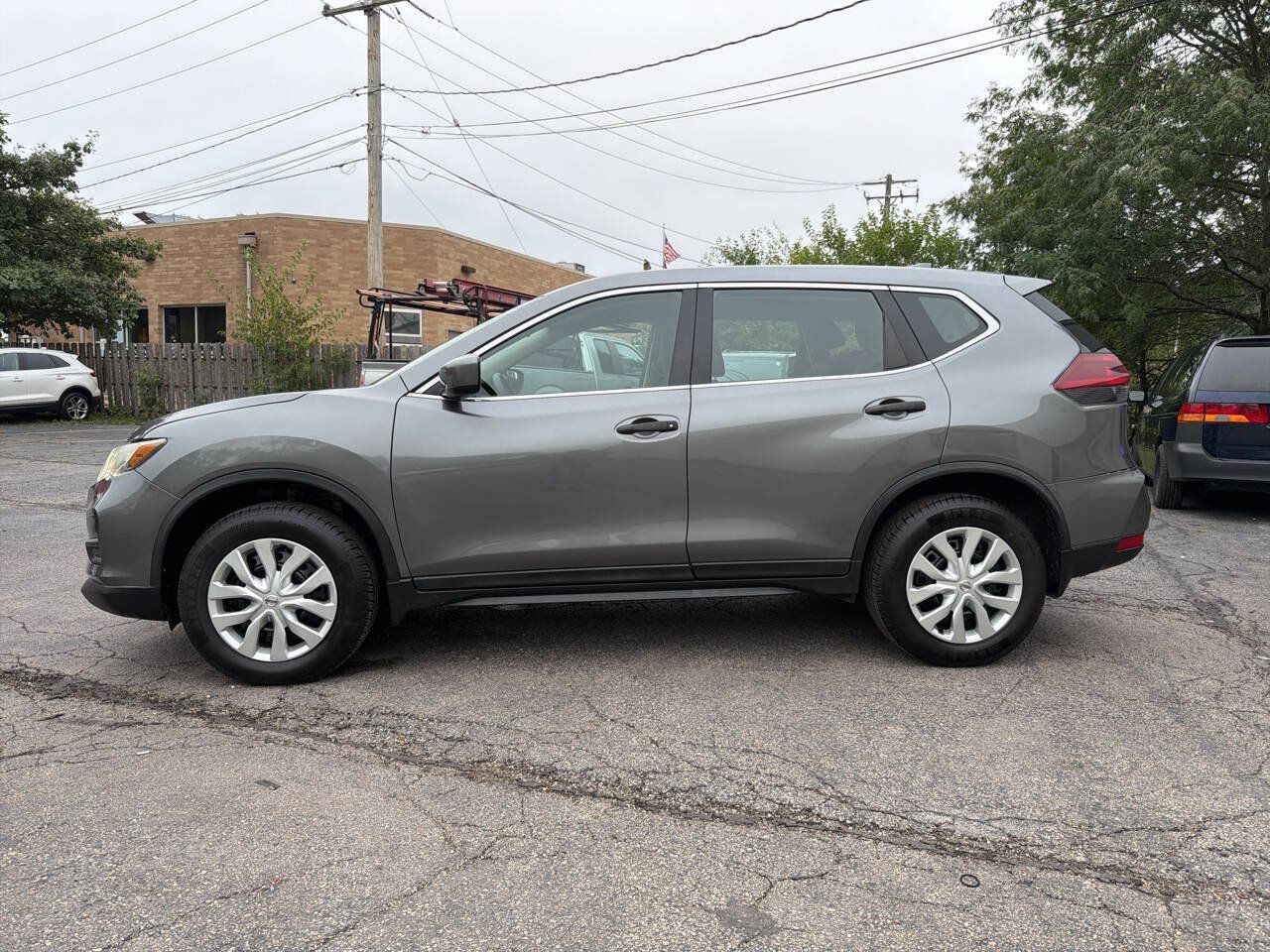 Used 2020 Nissan Rogue S AWD/4WD image 3