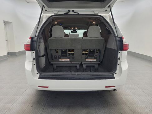 Used 2018 Toyota Sienna LE FWD image 29