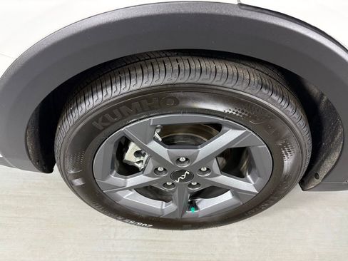 New 2025 Kia K4 LXS image 10