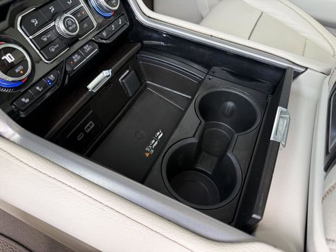 Used 2024 GMC Yukon XL Denali image 22