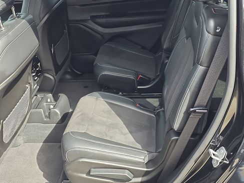 Used 2025 Jeep Grand Cherokee L Altitude image 15