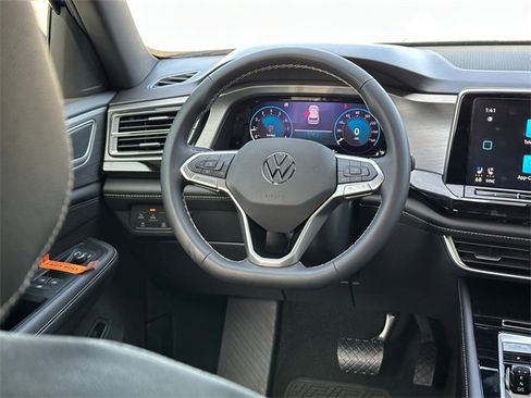 New 2026 Volkswagen Atlas Cross Sport SE image 19