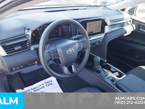 Used 2025 Toyota Camry LE image 15