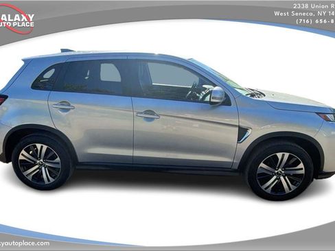 Used 2025 Mitsubishi Outlander Sport SE AWD/4WD image 4