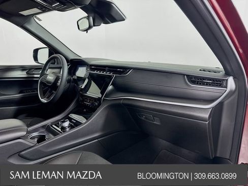 Used 2024 Jeep Grand Cherokee Altitude image 27