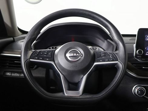 Used 2023 Nissan Altima 2.5 SV FWD image 31