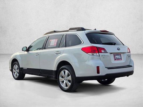 Used 2012 Subaru Outback 3.6R Limited AWD/4WD image 3