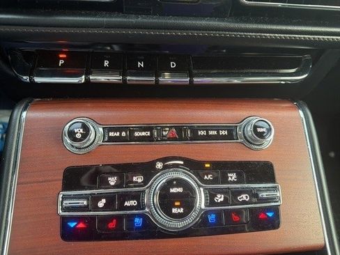 Used 2021 Lincoln Aviator Reserve w/ Elements Package Plus image 18