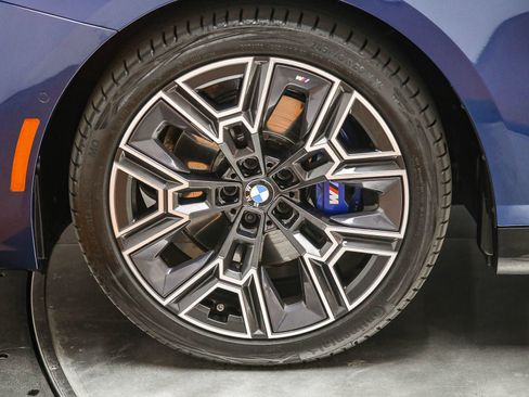 Used 2026 BMW 530i w/ M Sport Package RWD image 9