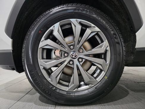 Used 2024 Toyota RAV4 XLE Premium AWD/4WD image 22