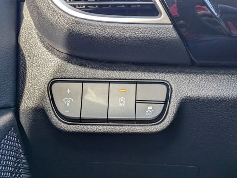 Certified 2025 Kia Seltos S image 30