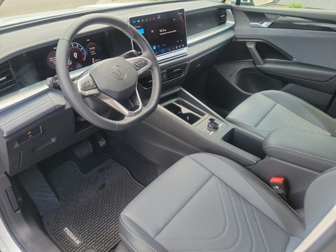 Certified 2026 Volkswagen Tiguan SE AWD/4WD image 30