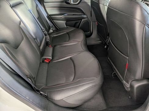 Used 2025 Jeep Compass Trailhawk AWD/4WD image 28