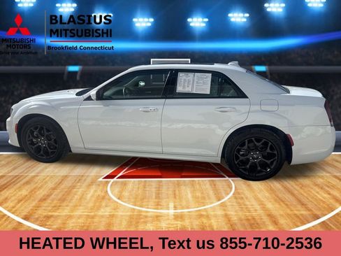 Used 2023 Chrysler 300 Touring L w/ Popular Equipment Group image 8