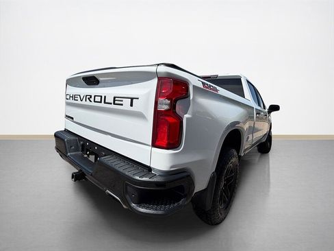 Used 2019 Chevrolet Silverado 1500 Custom Trail Boss w/ Custom Convenience Package AWD/4WD image 4