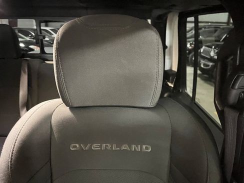 Used 2021 Jeep Gladiator Overland image 12